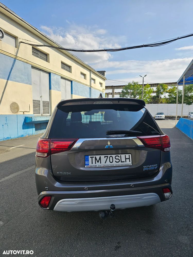 Mitsubishi Outlander PHEV 2.4 L 4X4 Instyle - 8
