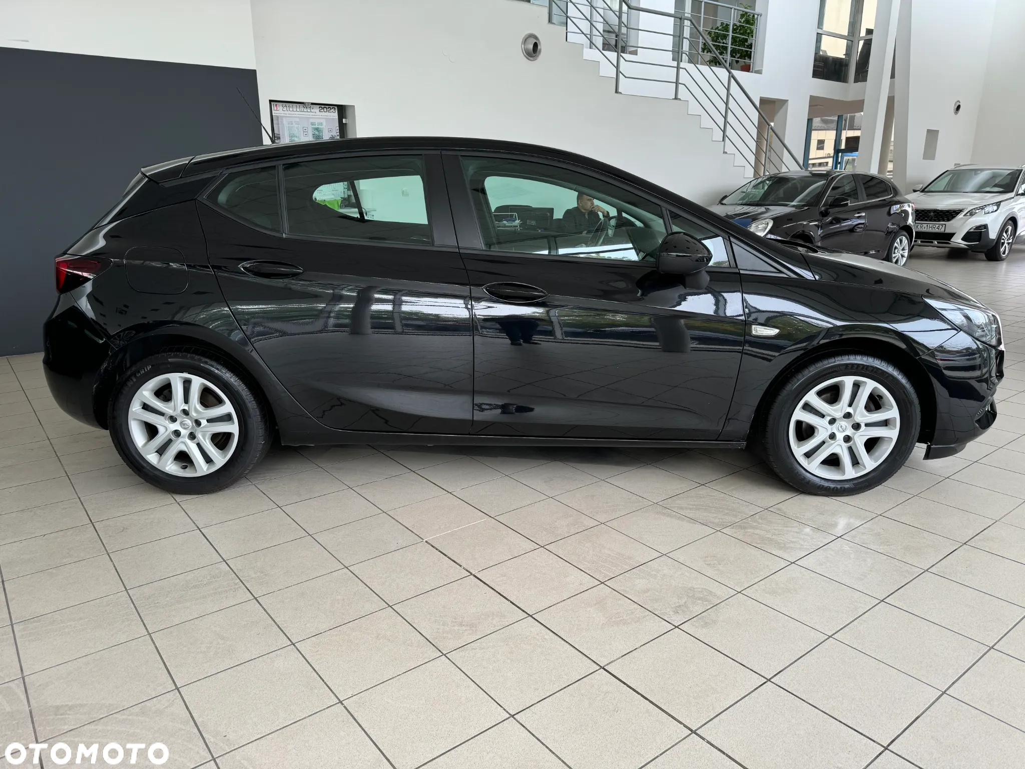 Opel Astra V 1.2 T Edition S&S - 5