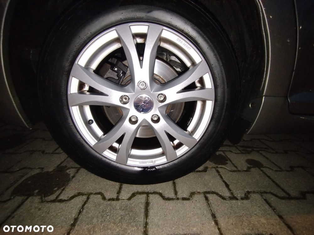 Toyota Avensis 2016
