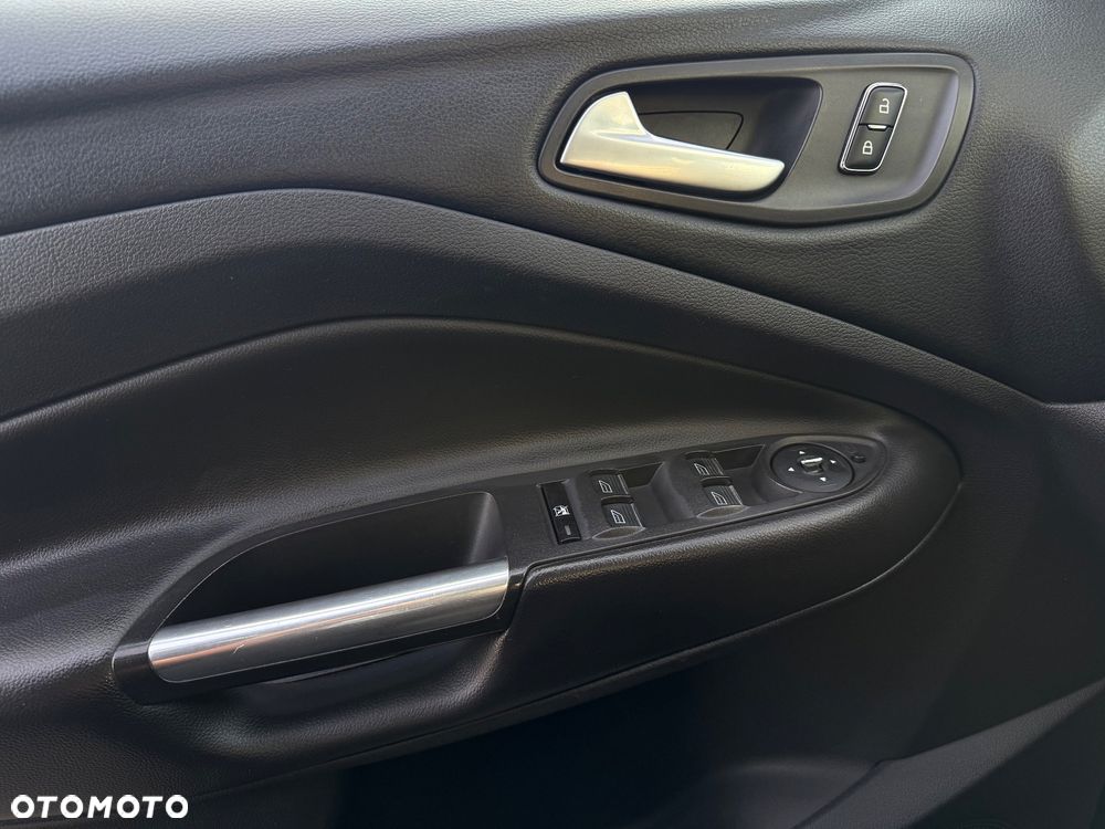 Ford Kuga 2.0 TDCi 4WD Titanium Plus - 28