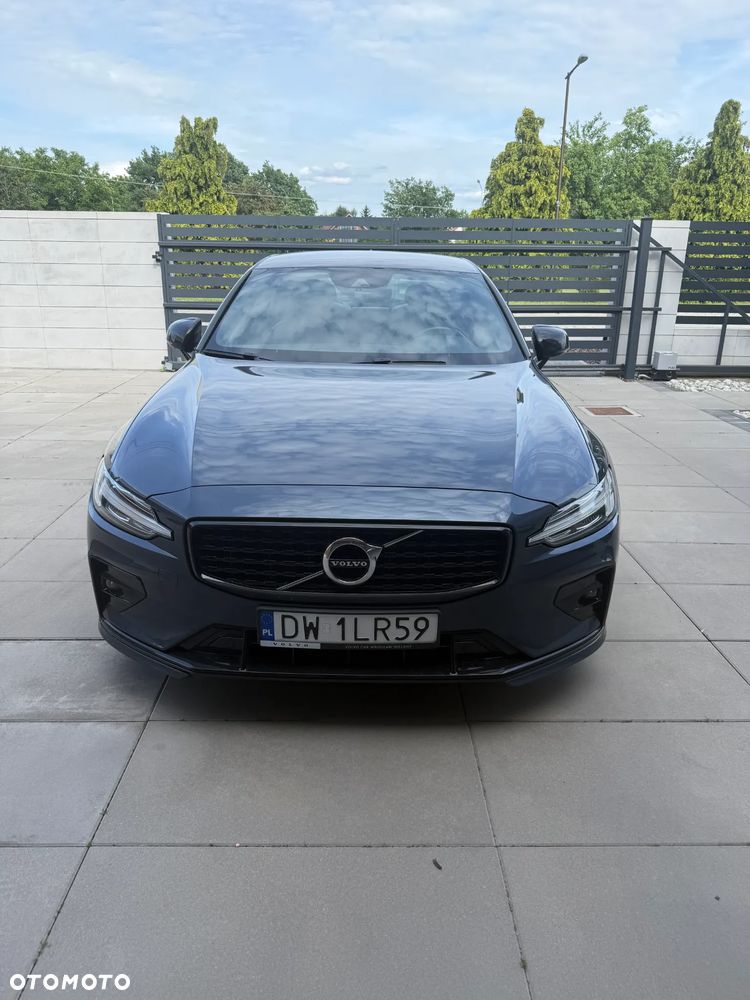 Volvo S60 B4 B R-Design - 2