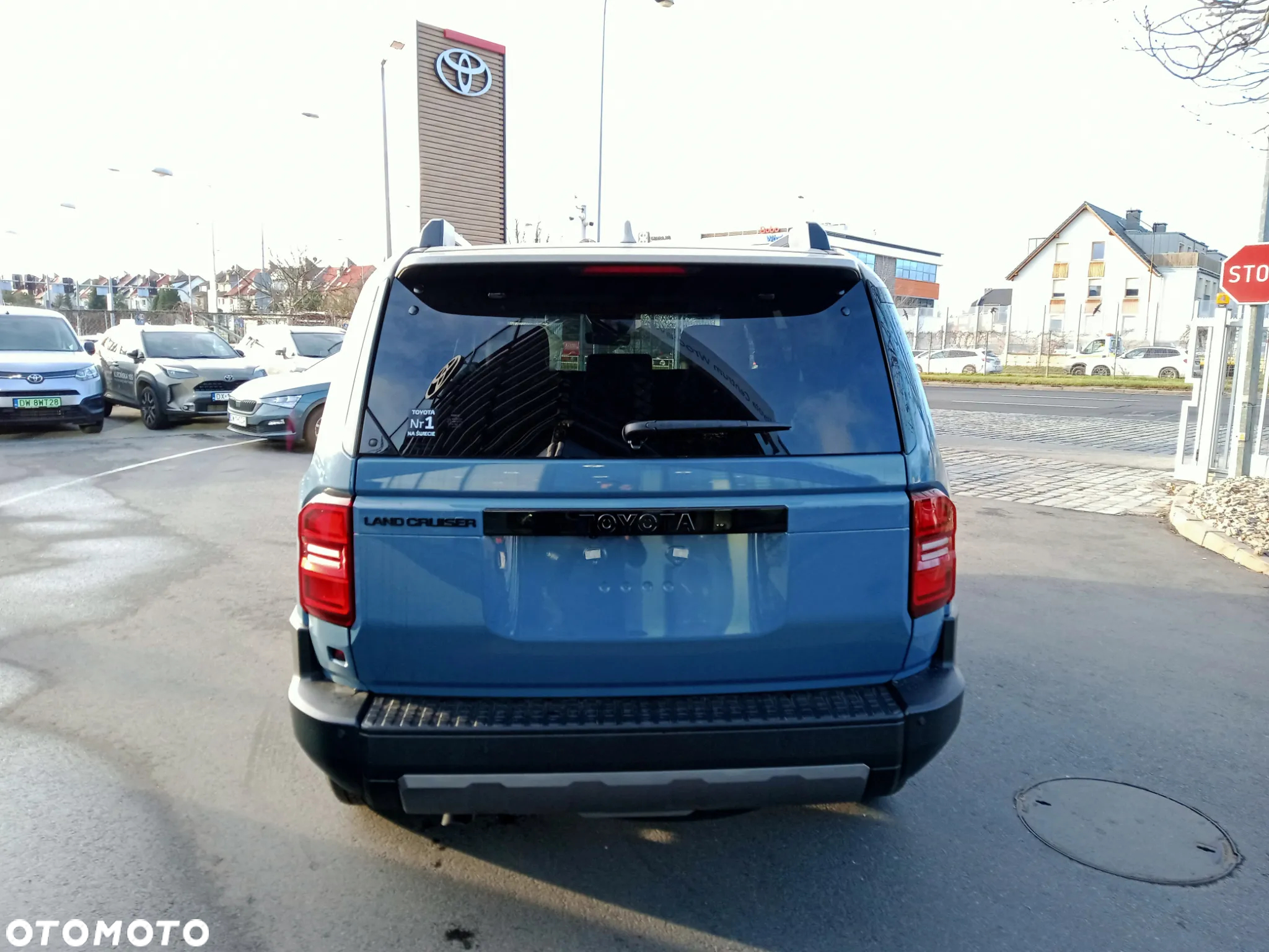 Toyota Land Cruiser - 4
