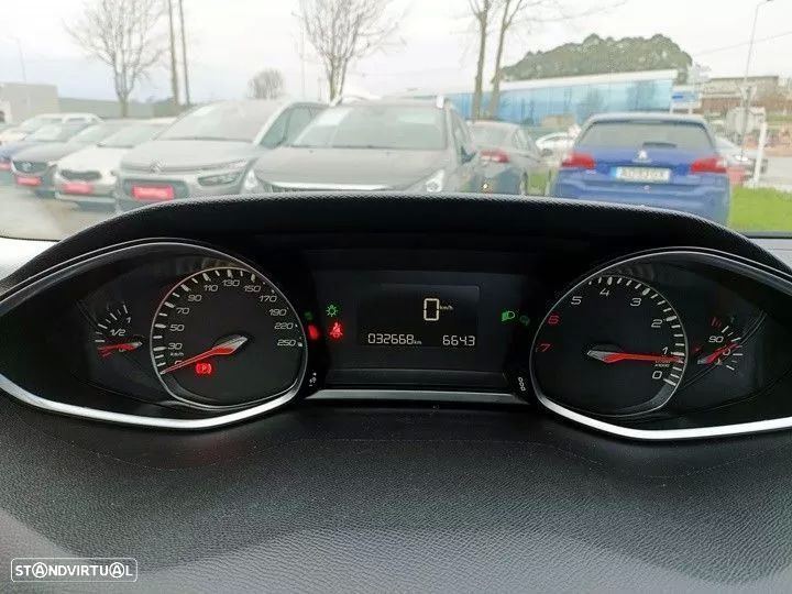 Peugeot 308 1.2 PureTech GT Pack - 4