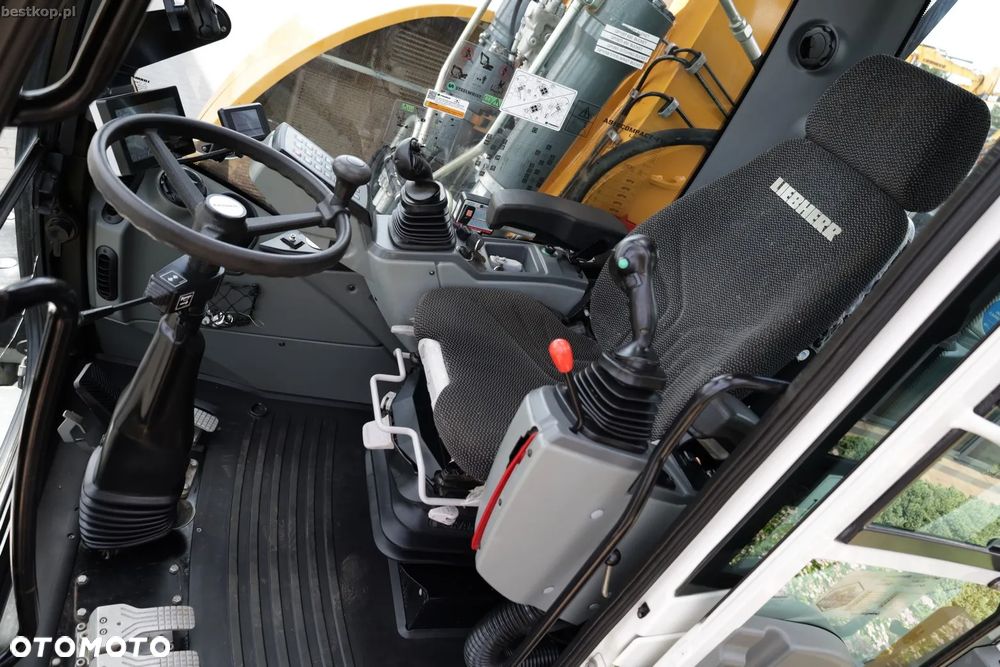 Liebherr A918 Compact - 24
