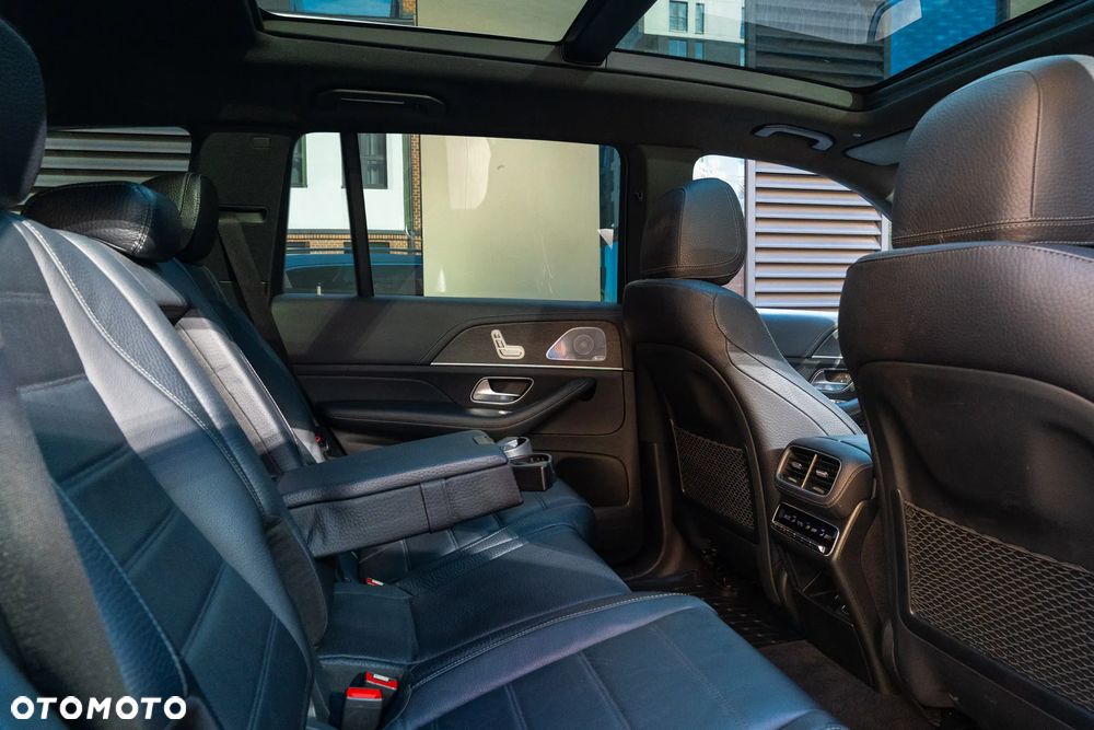 Mercedes-Benz GLS - 29