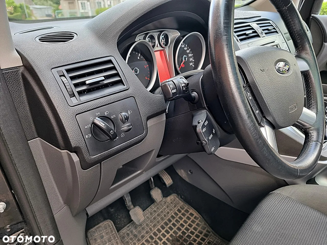 Ford Kuga - 23