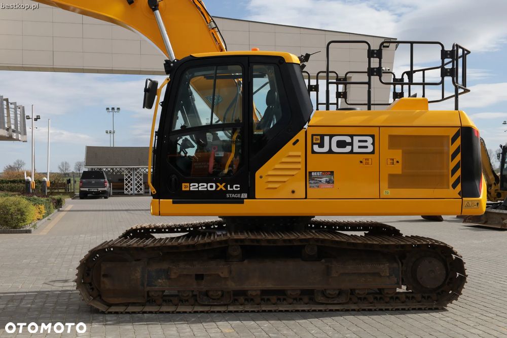 JCB 220X - 4