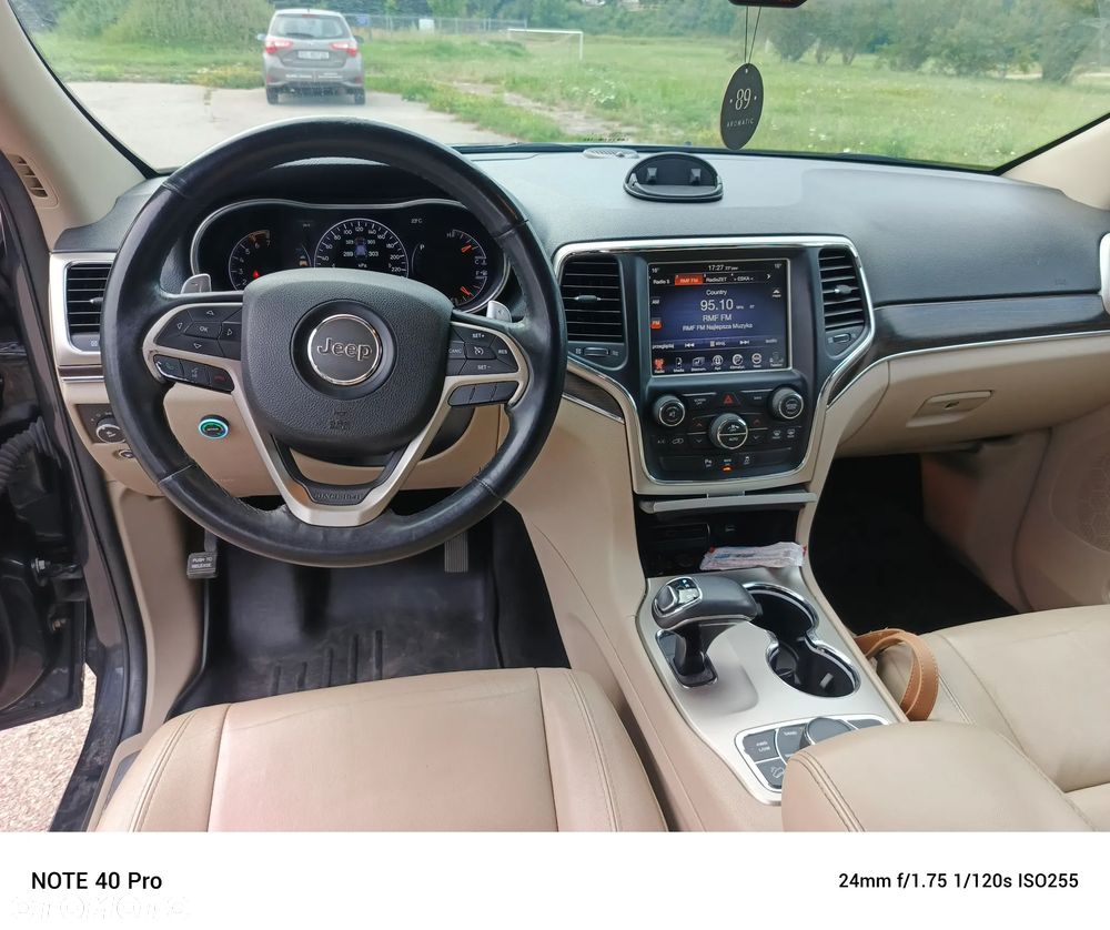 Jeep Grand Cherokee - 13