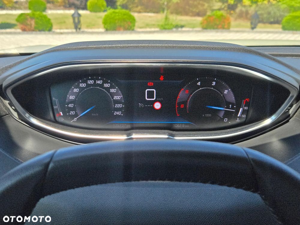 Peugeot 3008 BlueHDi 130 Stop & Start Active Business-Paket - 30