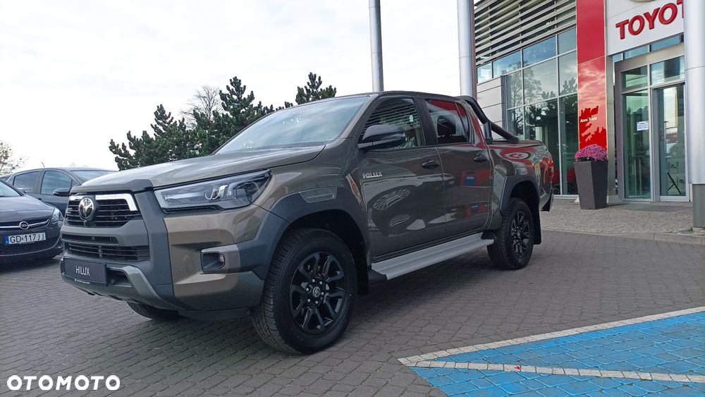 Toyota Hilux 2.8 D-4D Double Cab Invincible 4x4 - 2