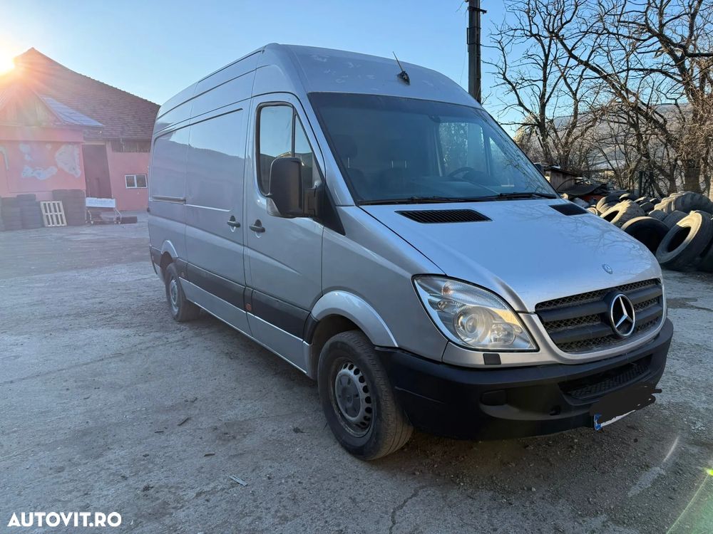 Mercedes-Benz Sprinter - 2