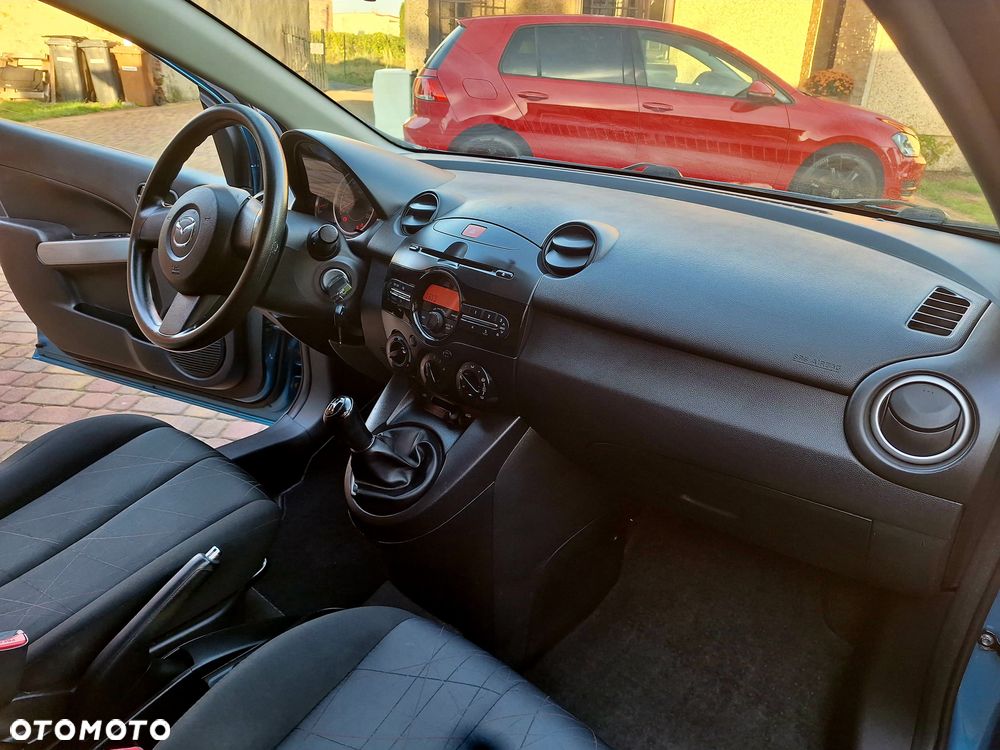 Mazda 2 - 11