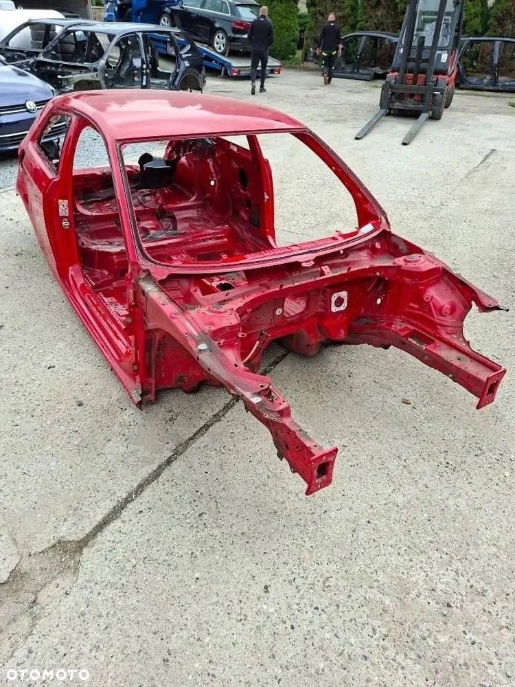 Audi A3 8V 2018 Ćwiartka przednia prawa przód lakier LY3U próg słupek prawy - 1