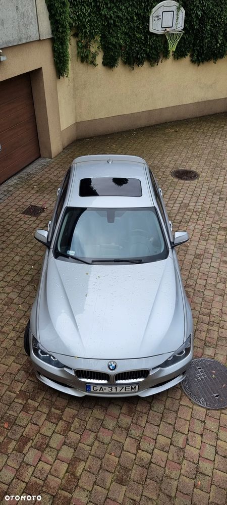 BMW Seria 3 328i Touring Sport Line - 4