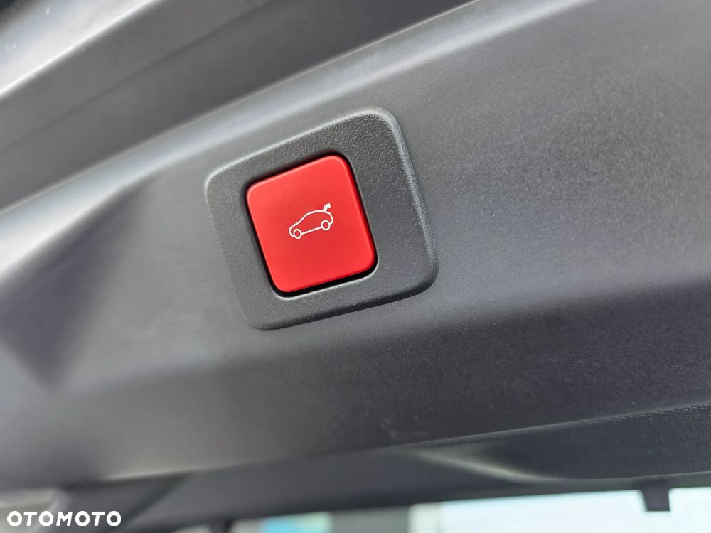Peugeot 3008 1.2 PureTech mHEV GT E-DCS6 - 29