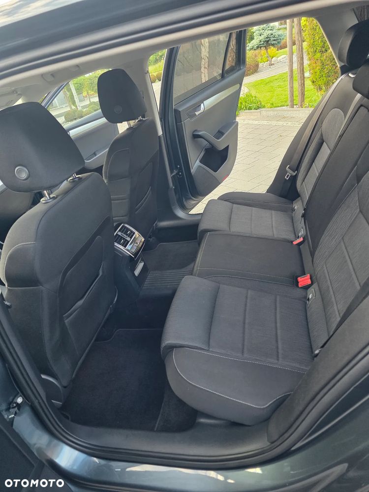 Skoda Superb 2.0 TDI Active DSG - 9