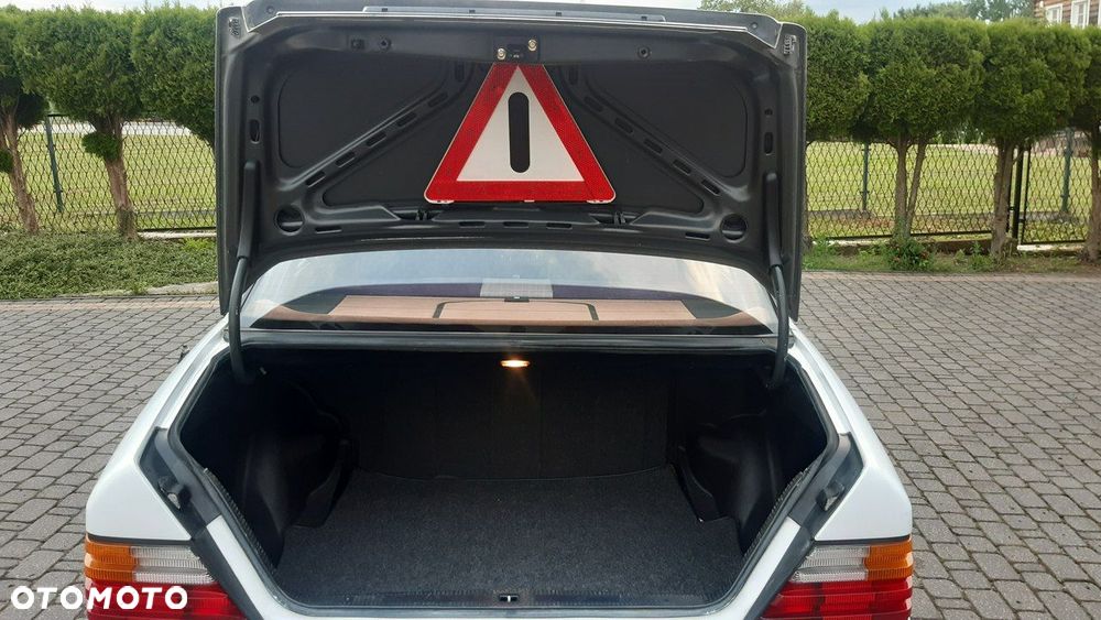 Mercedes-Benz W124 (1984-1993) - 36