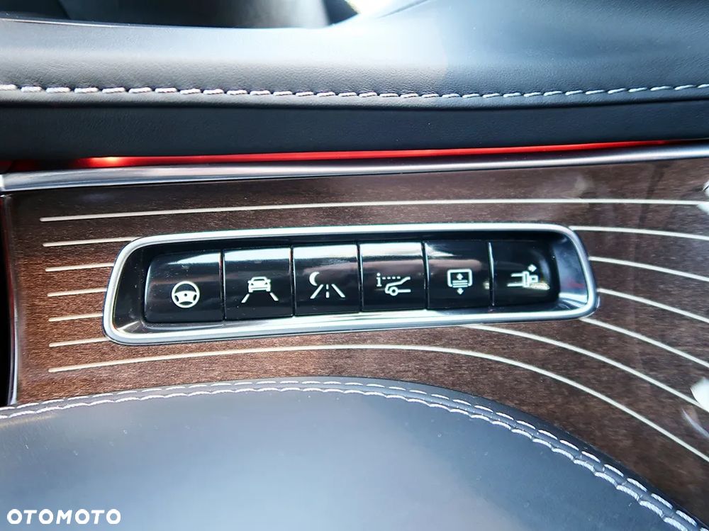 Mercedes-Benz Klasa S 560 Coupe 4-Matic 9G-TRONIC - 26