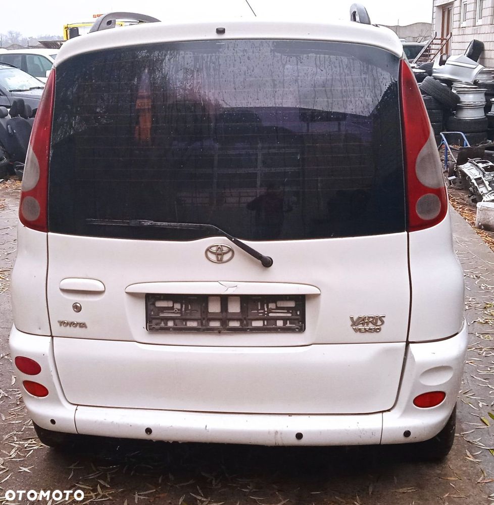 Lampa lewa prawa tył Toyota Yaris Verso 1.3 Benzyna VVT-i 2002 - 3