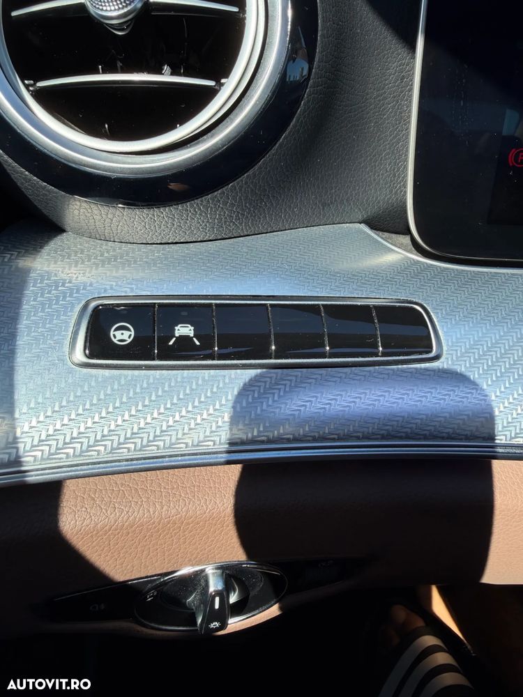 Mercedes-Benz E 300 d Aut. - 15