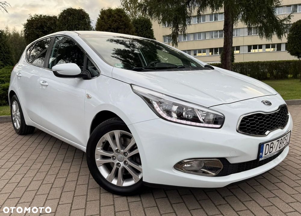 Kia Ceed 1.4 CVVT Fifa World Cup Edition - 1
