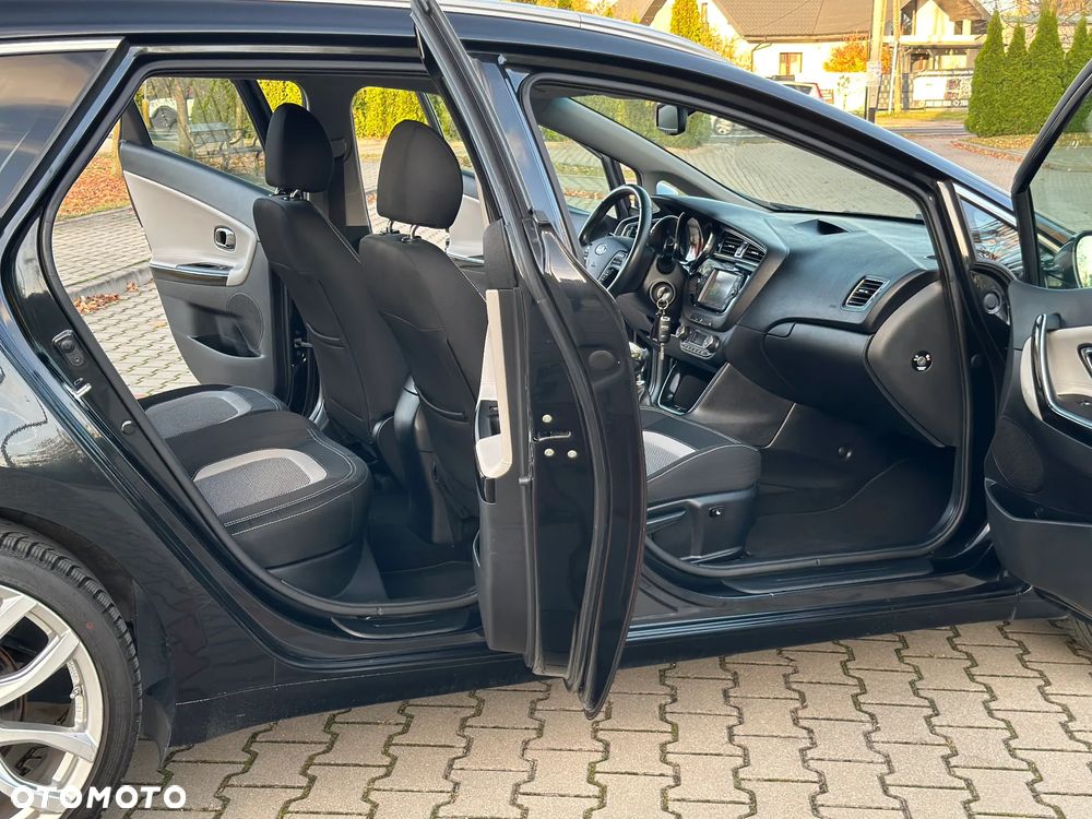 Kia Ceed 1.6 GDI SW UEFA EURO 2016 - 30