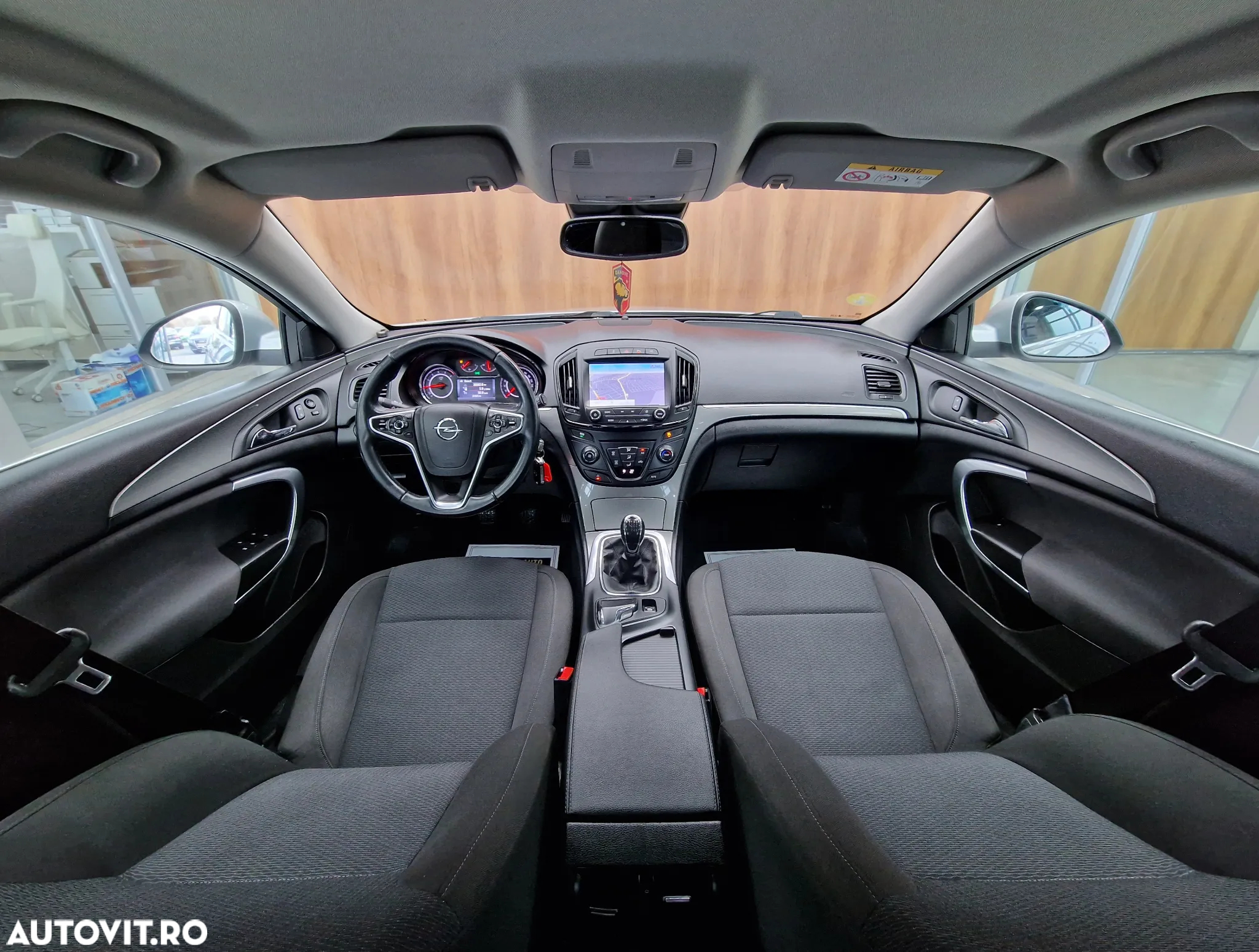 Opel Insignia - 8