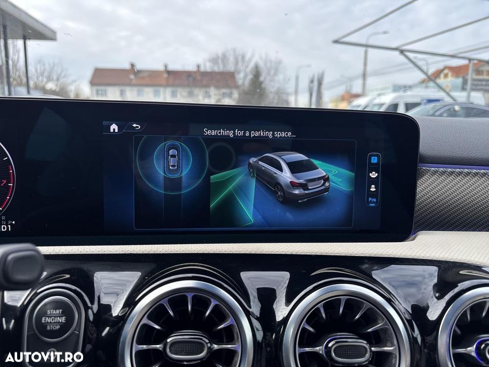 Mercedes-Benz A 180 Sedan 7G-DCT - 20