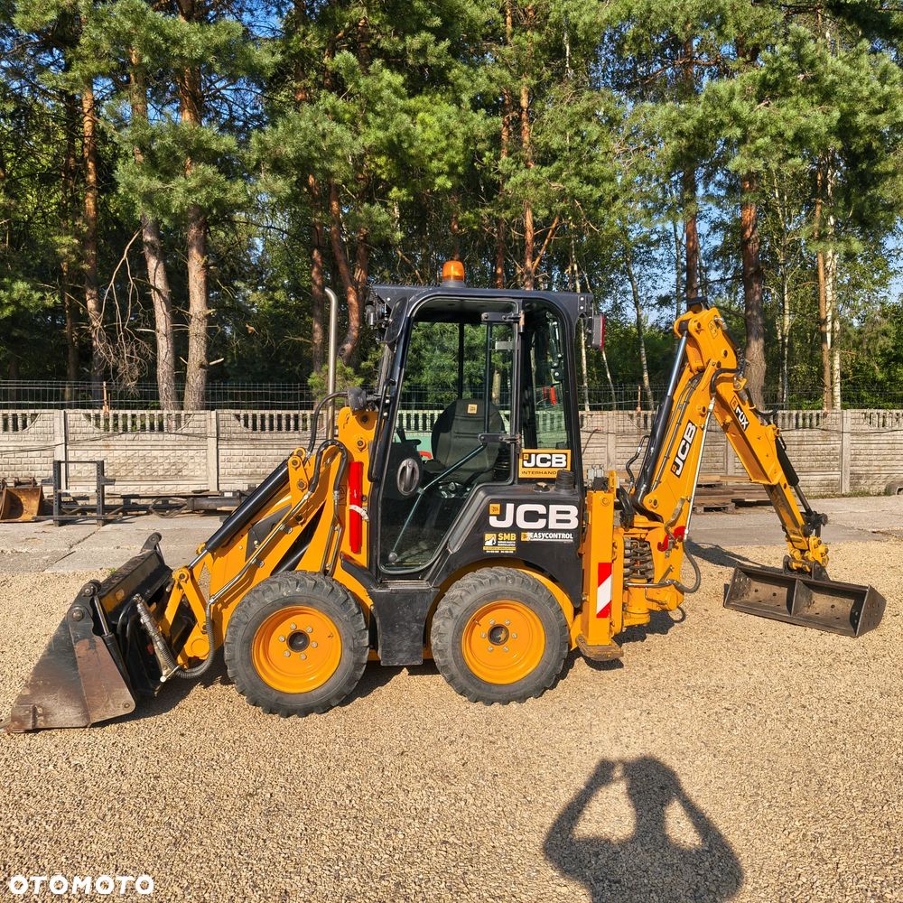 JCB 3CX - SALON PL - 900 mth - 17