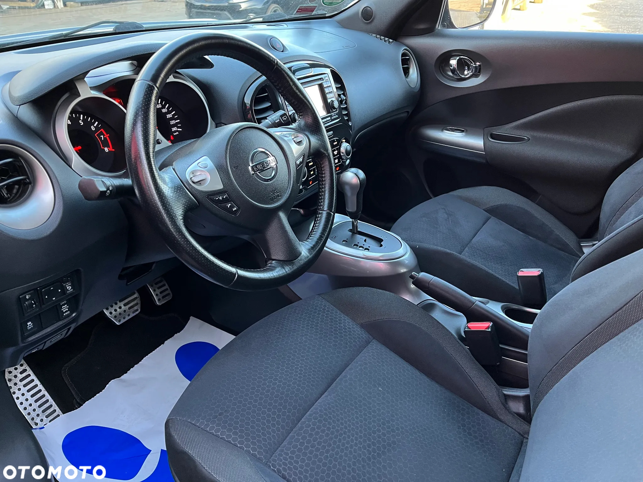Nissan Juke 1.6 T Tekna 4x4 - 9