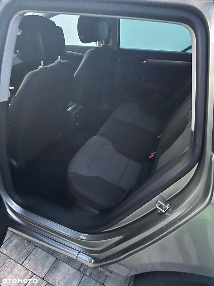 Volkswagen Passat 1.6 TDI BlueMotion Technology Comfortline - 30