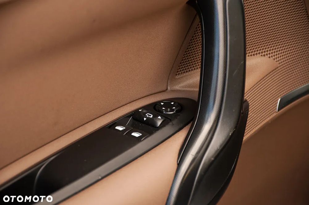 Citroën DS4 HDi 165 SoChic - 38