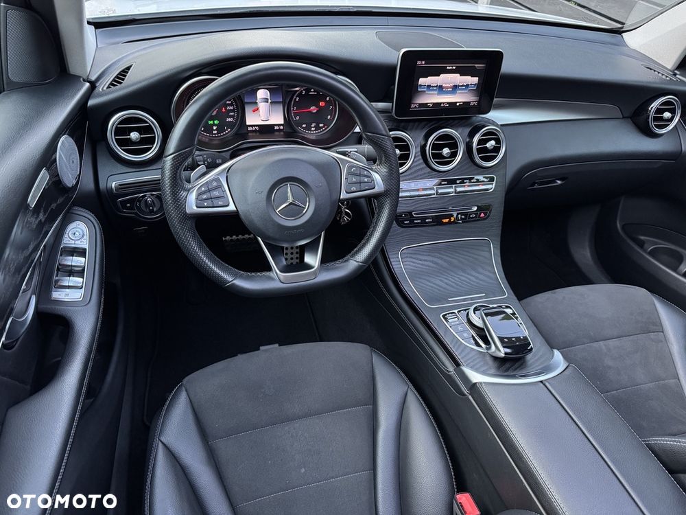 Mercedes-Benz GLC 250 4Matic 9G-TRONIC AMG Line - 14