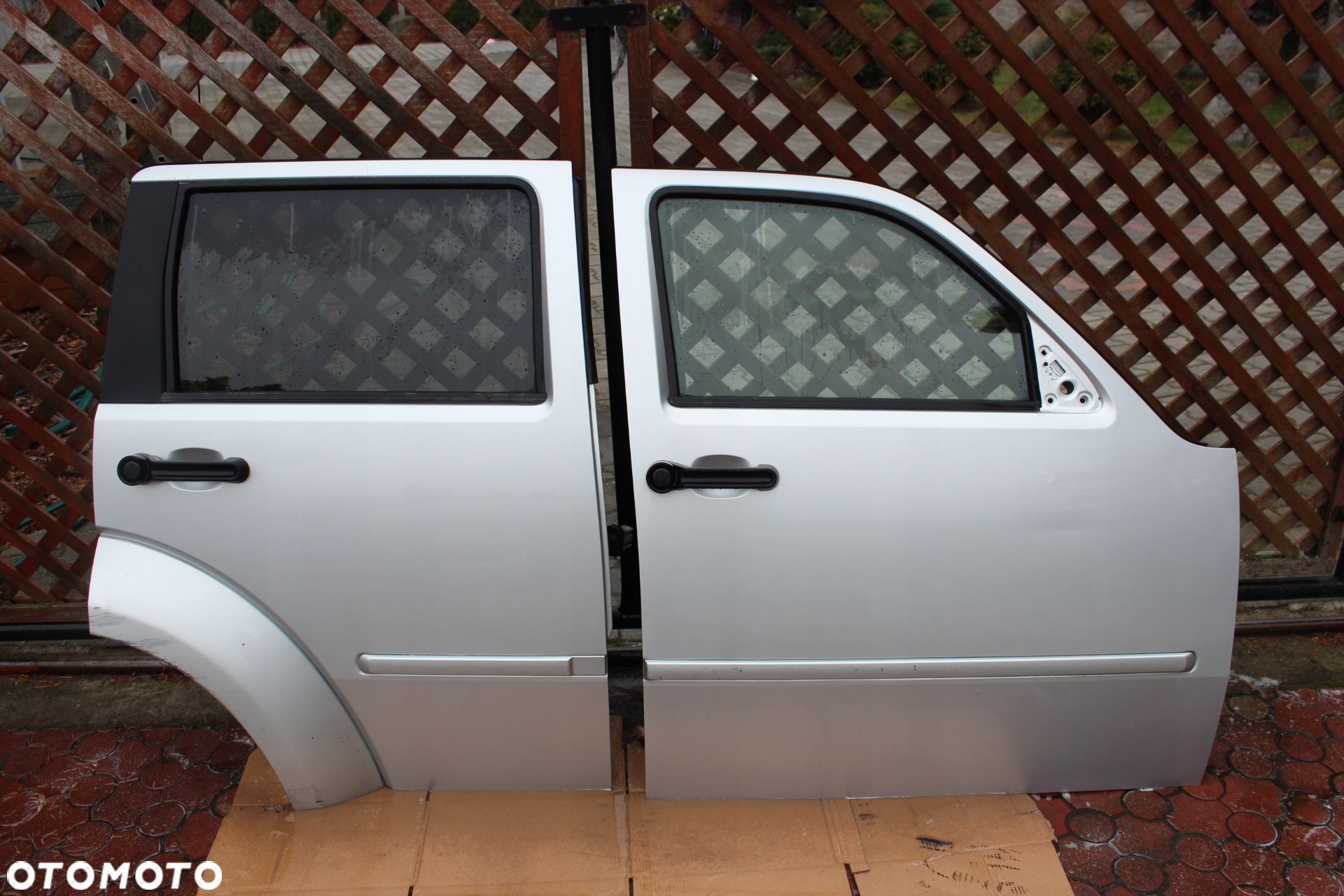Drzwi Prawe Tylne Prawy Tył Dodge Nitro - 1