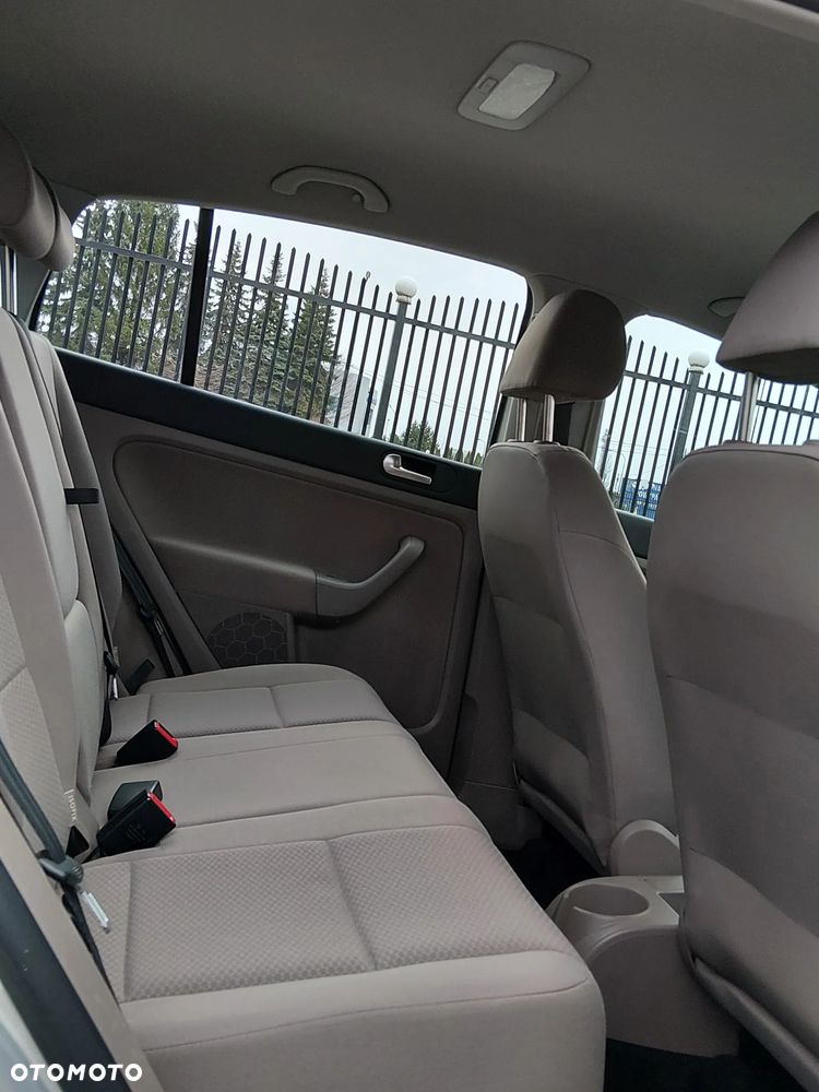 Volkswagen Golf Plus 1.6 Comfortline DSG - 28