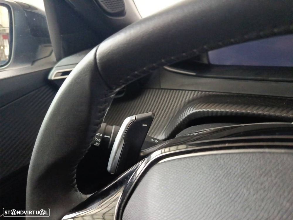 Peugeot 2008 1.2 Hybrid Allure e-DCS6 - 14