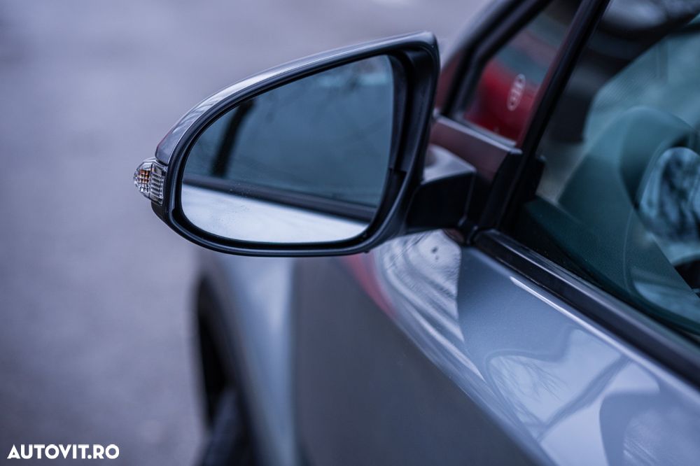 Toyota C-HR 1.8 HSD 4x2 CVT C-ult LED - 17