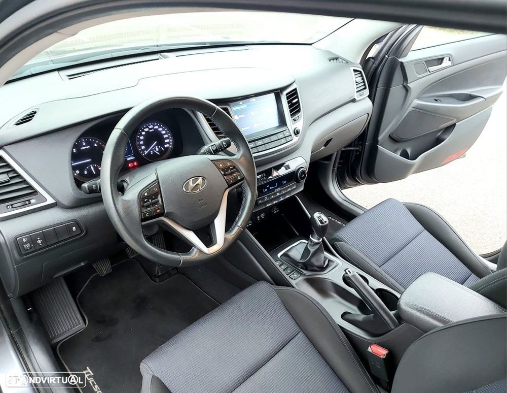 Hyundai Tucson 1.7 CRDi Executive - 11