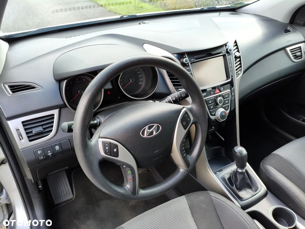 Hyundai i30 - 23