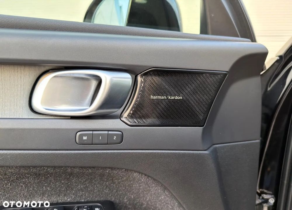 Volvo XC 40 D4 AWD Inscription - 12