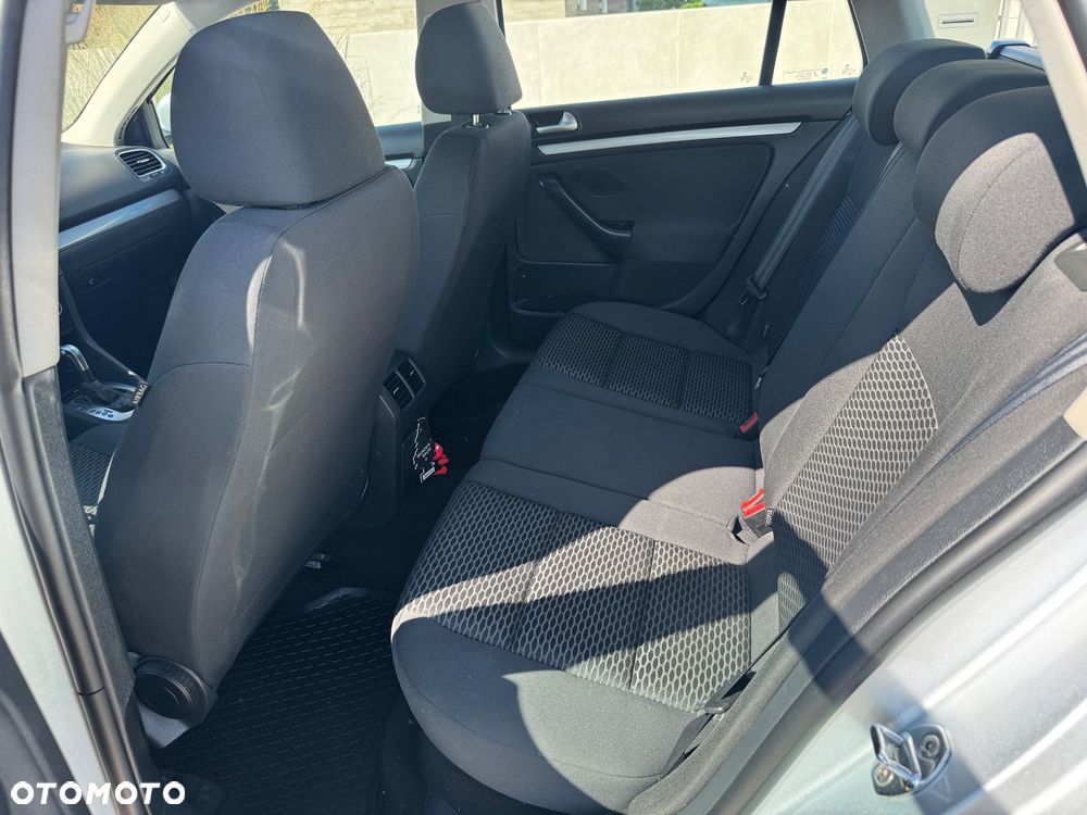 Volkswagen Golf 1.6 TDI Highline DSG - 11