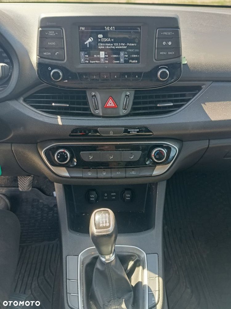 Hyundai i30 1.4 Classic + - 19