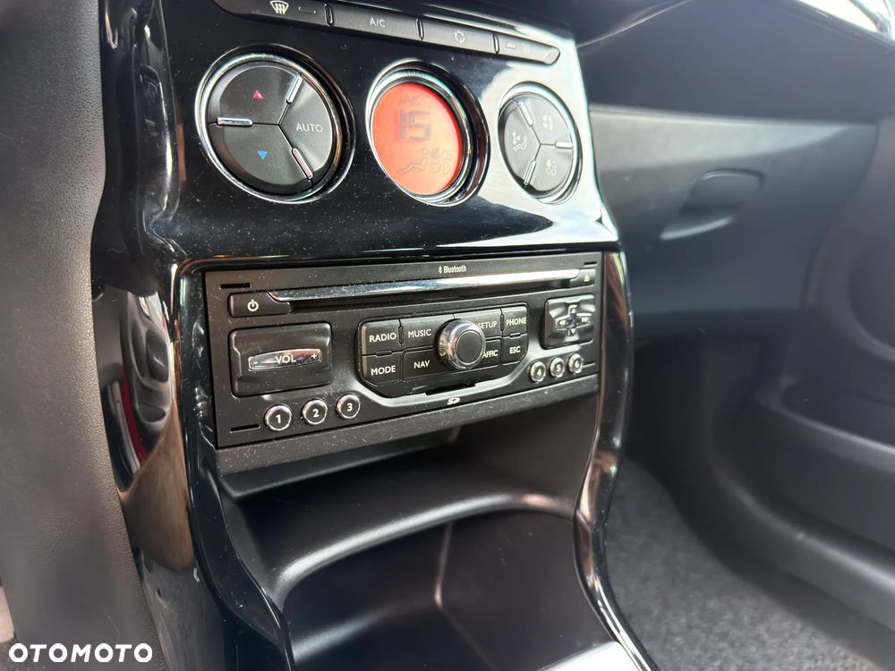 Citroën DS3 1.6 HDi SoChic - 18