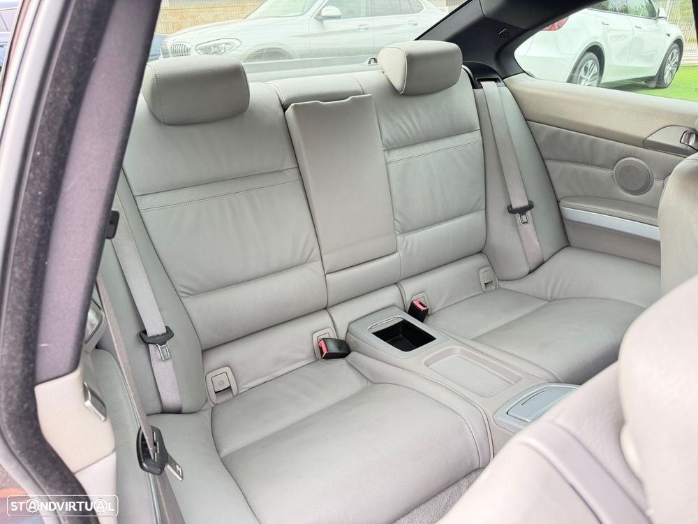 BMW 320 d Coupe Auto - 32