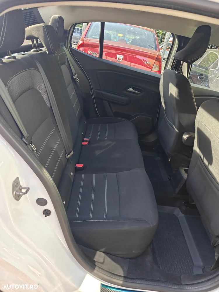 Dacia Logan TCe 90 Essential - 8