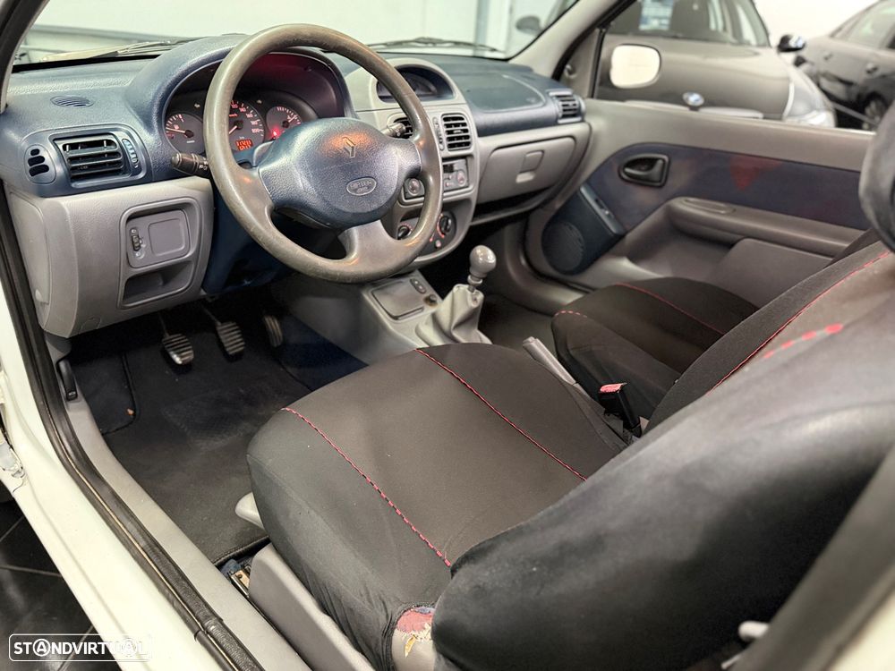 Renault Clio 1.9 D - 10