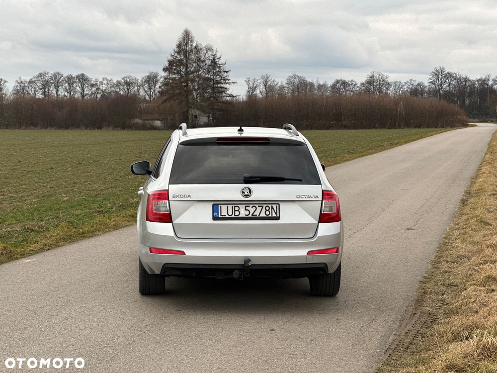 Skoda Octavia 1.6 TDI Elegance DSG - 6