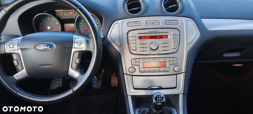 Ford Mondeo 2.0 Ambiente - 10