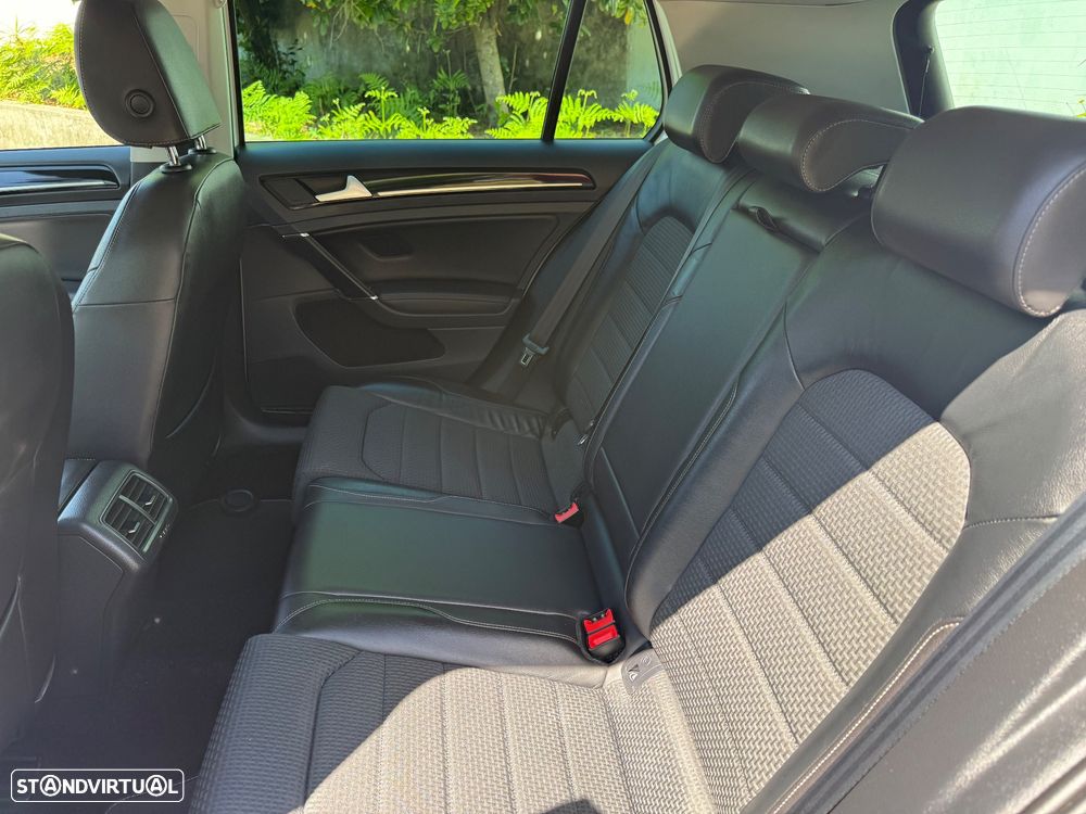 VW Golf 1.6 TDi R-Line DSG - 10