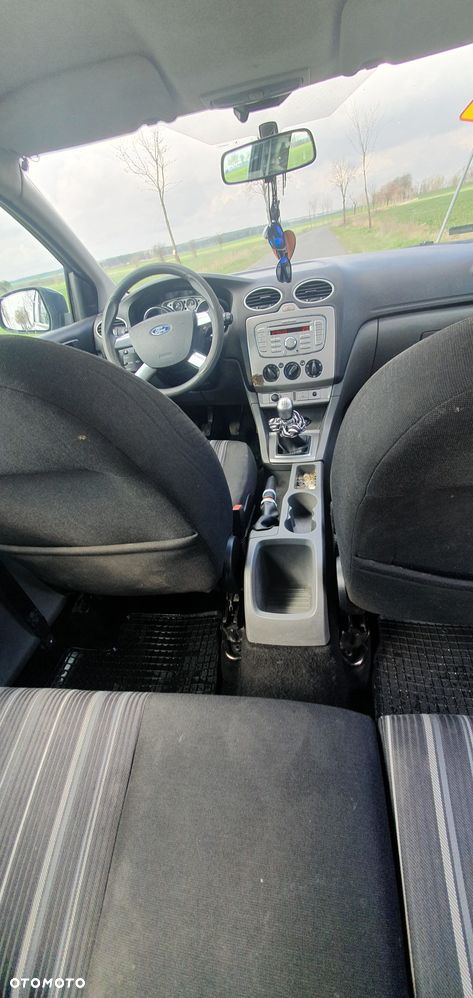Ford Focus 1.8 TDCi Ambiente - 9